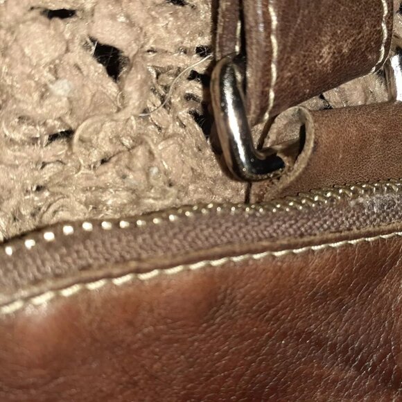 ROOTS-Venetian Village Prince-Crossbody-Chocolate Brown Tribe Leather-Excellent - Picture 5 of 8